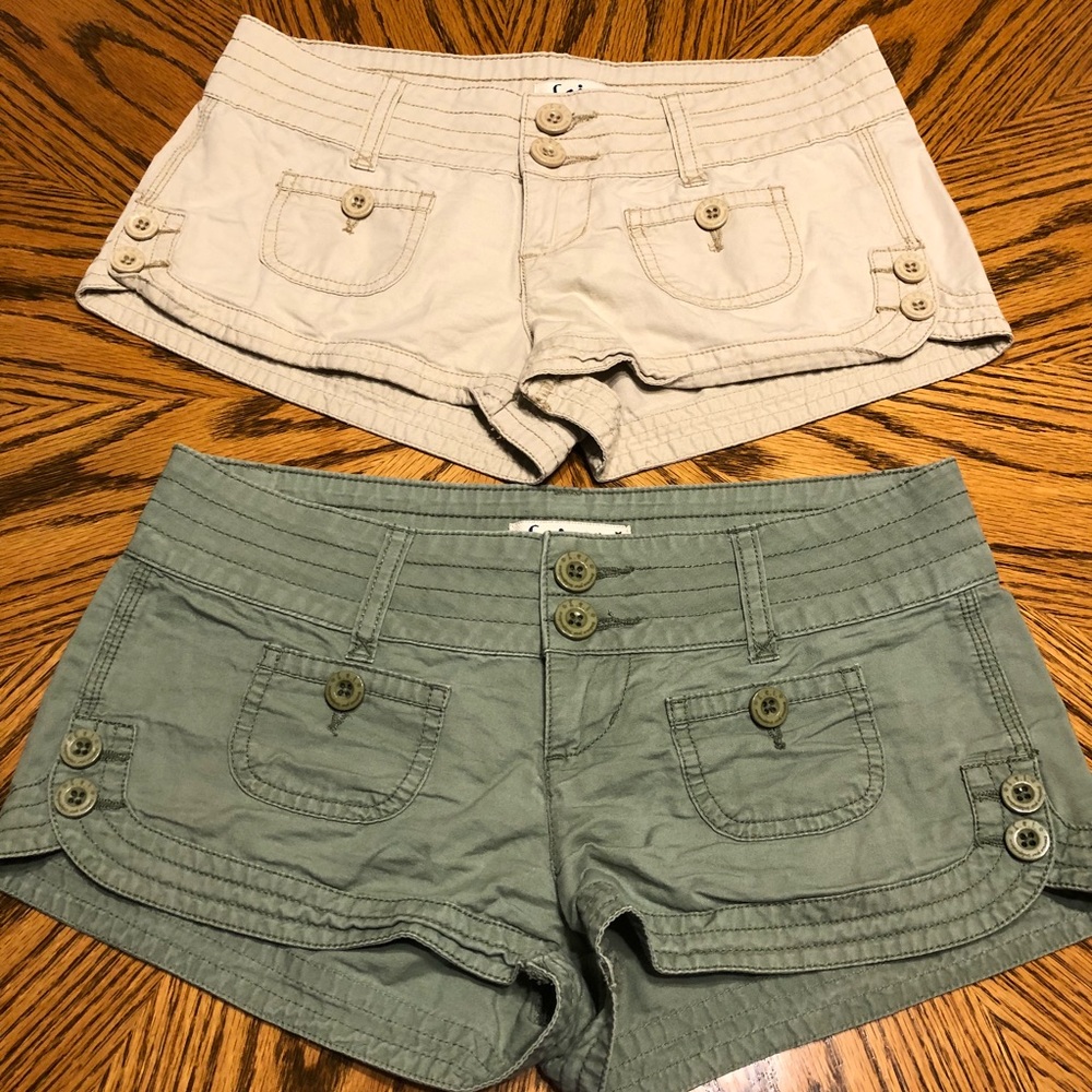 Lei Bundle Women’s Shorts Size 3 Khaki & Green